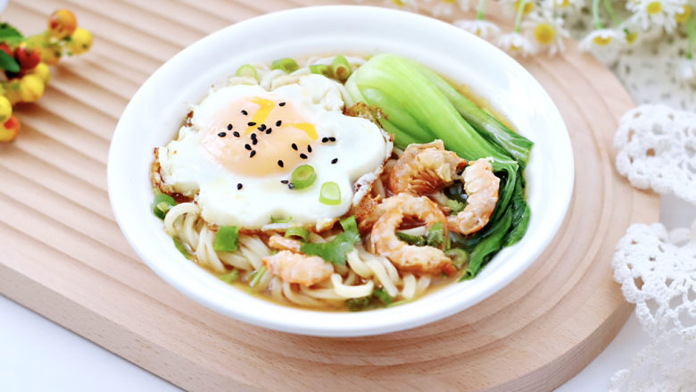 青菜鸡蛋面,你看饿了吗!