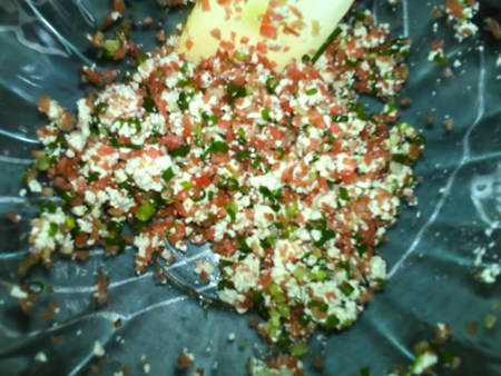 蔬菜肉饼,拌匀。
