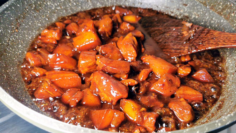 蒸的不一样，蒸好吃，米粒Q弹，馅儿超多，不必等四、五小时才有粽子吃,大火烧开，小火炖煮30分钟