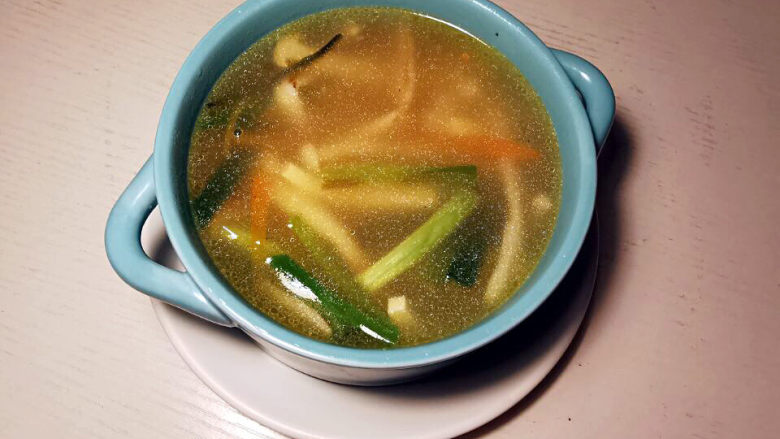 海鲜菇豆腐汤,若隐若现,引诱食欲
