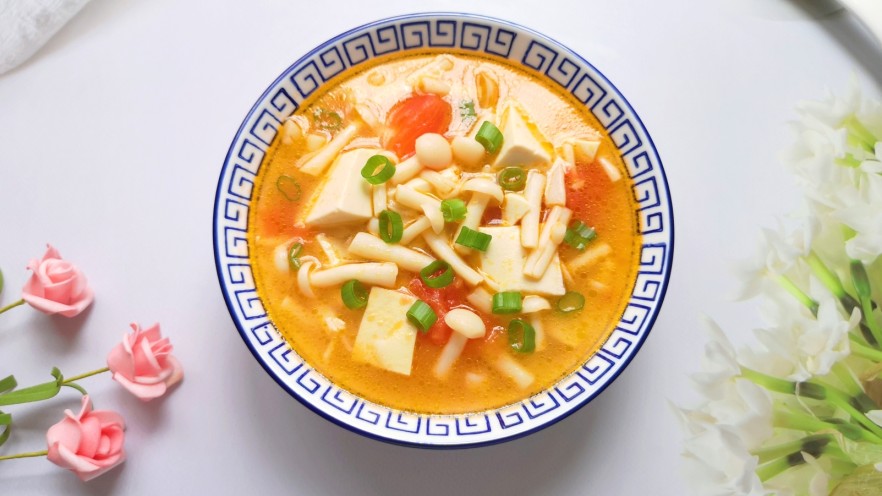 海鲜菇豆腐汤