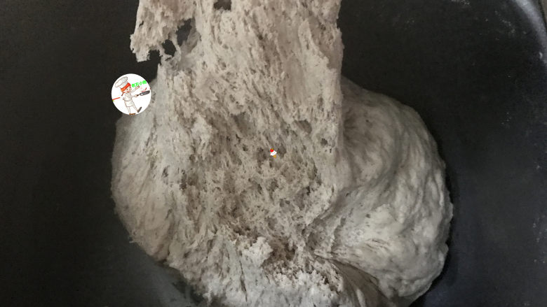 杂粮包子,拔开面团,里面全是密集的气孔就说明发酵到位了