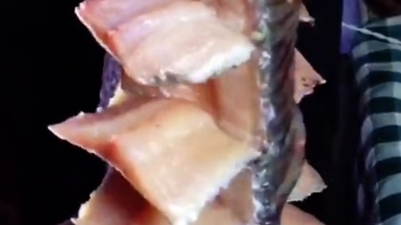 糖醋脆皮鱼,片好的鱼。