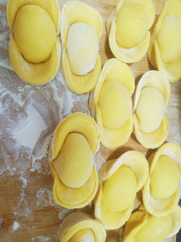 杂粮包子,同样的方法做好所有的。