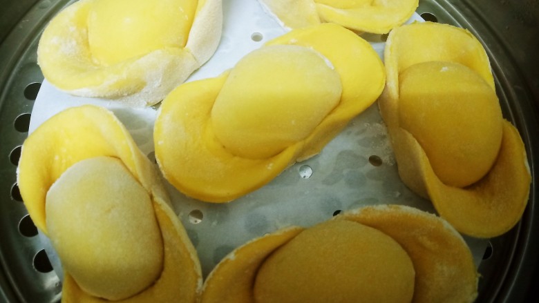 杂粮包子,放入蒸笼醒发30分钟。