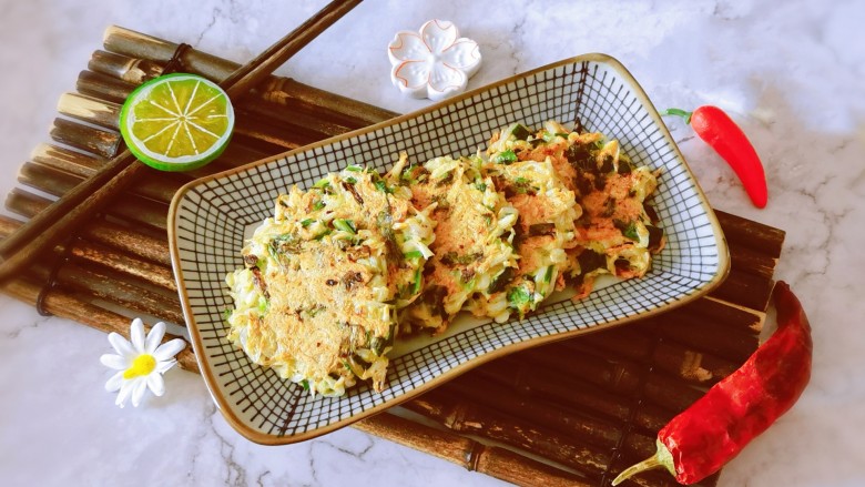 鲜虾蔬菜饼,装盘，非常自然鲜美的味道。