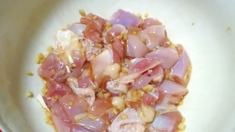 咖喱土豆鸡块,拌匀,腌20分钟
