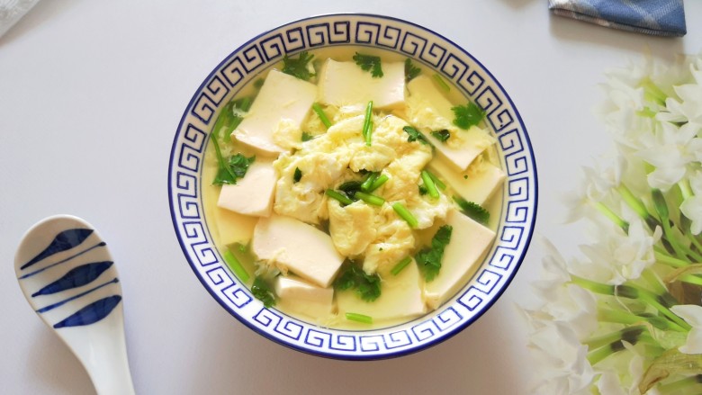 豆腐蛋花汤,准备开饭啦!
