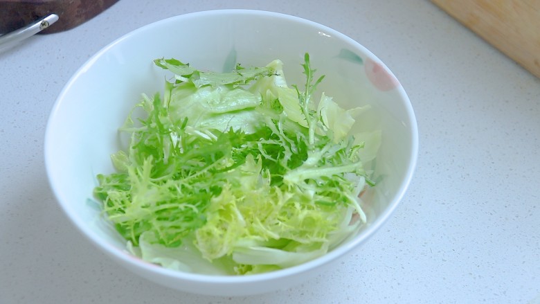 鸡胸肉蔬菜沙拉(减脂餐),生菜