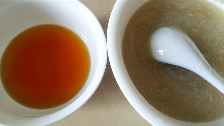 韩式冷面,加白开水调匀,加原牛肉汤冷藏