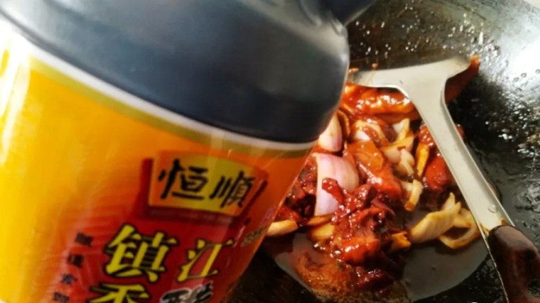 红烧鸭块,淋一点醋,收汁