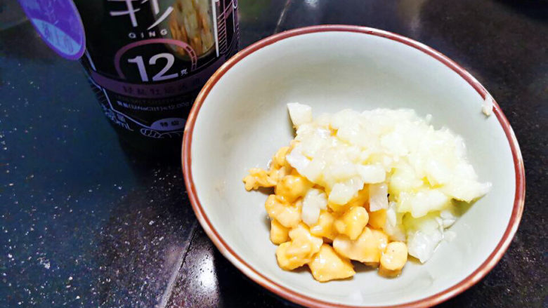 奥运五环轻食,丝瓜丁拌入鸡丁,放入对的位置