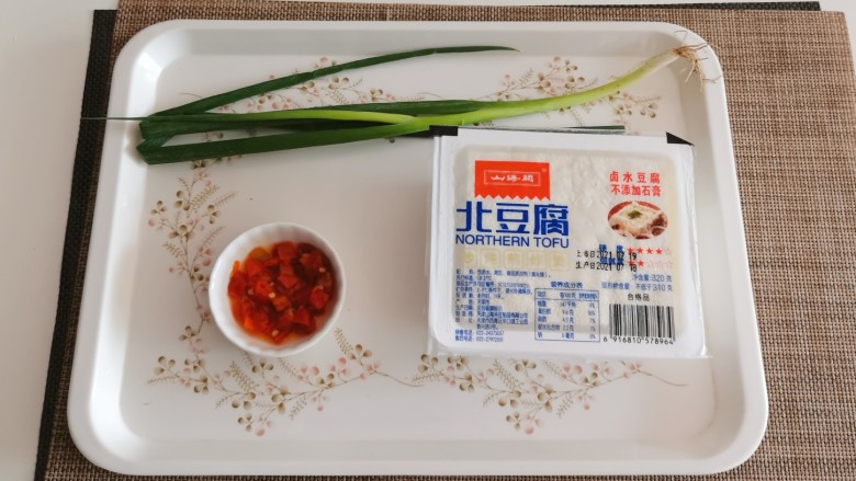 酸辣豆腐,食材准备好。