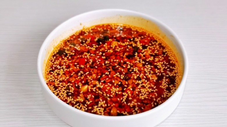酸辣豆腐,搅拌均匀,这样万能酱汁就做好啦!蘸什么都好吃。