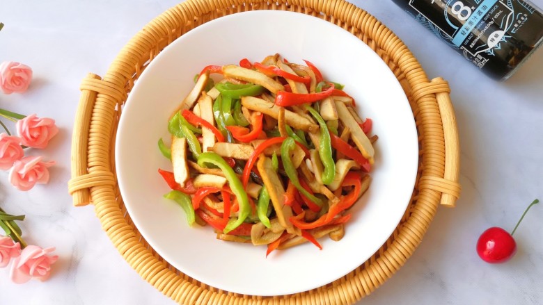 双椒豆干,开饭啦!