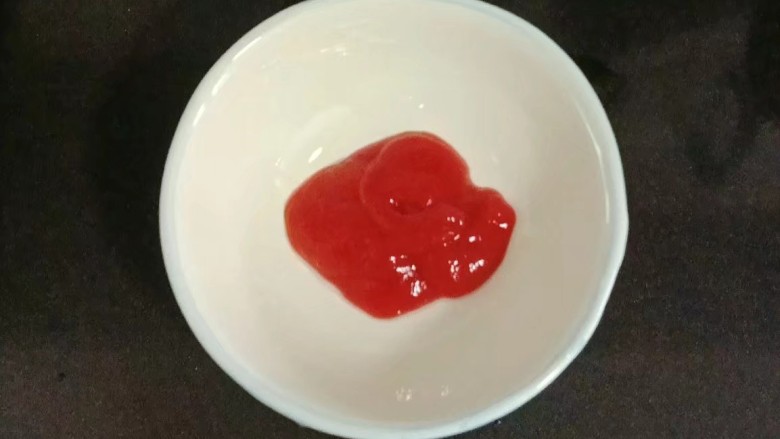 糖醋藕夹,接下来做糖醋汁：<a style='color:red;display:inline-block;' href='/shicai/ 699'>番茄酱</a>两勺