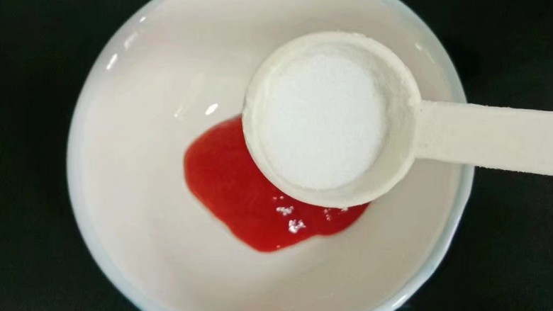 糖醋藕夹,适量<a style='color:red;display:inline-block;' href='/shicai/ 3729'>白糖</a>和盐