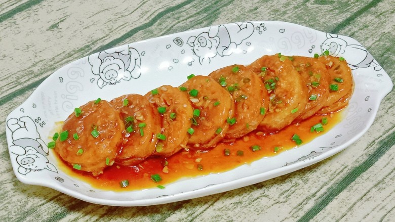 糖醋藕夹,装盘撒入<a style='color:red;display:inline-block;' href='/shicai/ 3250'>葱</a>花，美味下饭～～