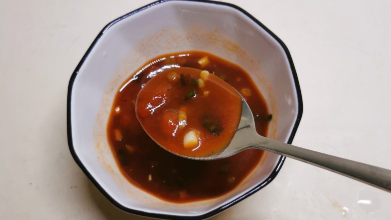 糖醋鸡蛋,添加3汤匙清水拌匀,糖醋汁调好备用。