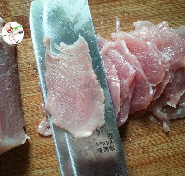 酸汤肉片,猪肉洗净切片;肉片,可尽最大能力切簿点,好吃