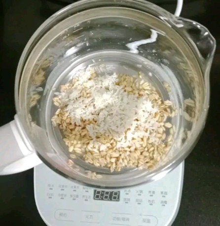 奶香水果燕麦粥 (宝宝辅食),大米燕麦倒入养生壶