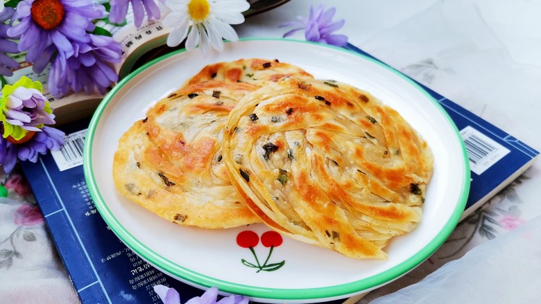 葱油蚕丝饼(饺子皮版),成品图!