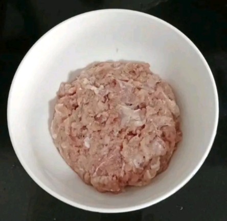 猪肉木耳酿苦瓜,<a style='color:red;display:inline-block;' href='/shicai/ 414'>猪肉</a>剁成肉沫