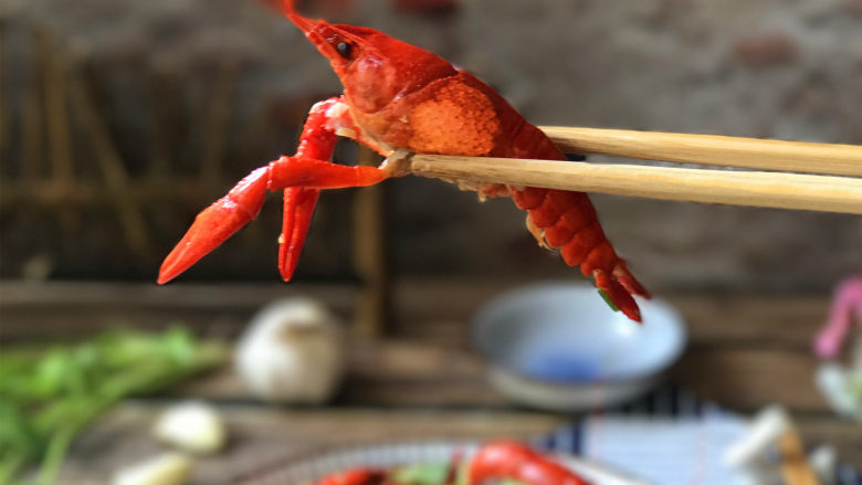 蒜蓉蒸龙虾,色香味美,饱满Q弹