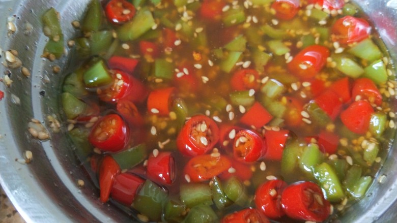 醋肉,加入米醋,生抽,耗油,<a style='color:red;display:inline-block;' href='/shicai/ 717'>味精</a>,盐。