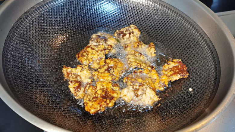 醋肉,炸熟的醋肉,可以回锅抢酥