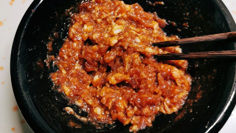 煎酿豆腐,反复搅打。