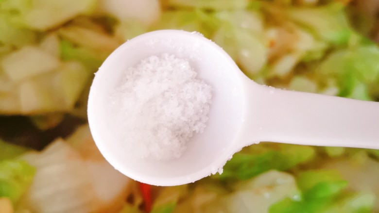 干煸圆白菜,适量盐