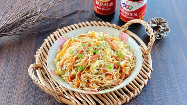 秒杀路边摊的炒粉干,做法简单,料多味足,好吃又管饱,鲜香味美!