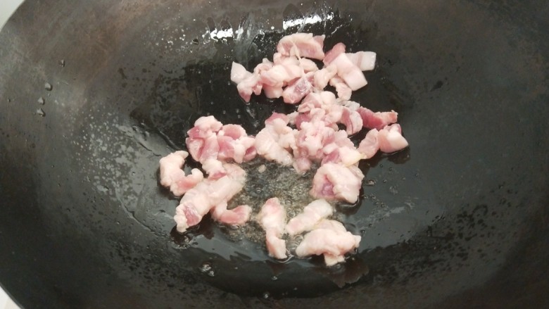 火腿青菜炒鸡蛋,炒<a style='color:red;display:inline-block;' href='/shicai/ 428'>五花肉</a>?