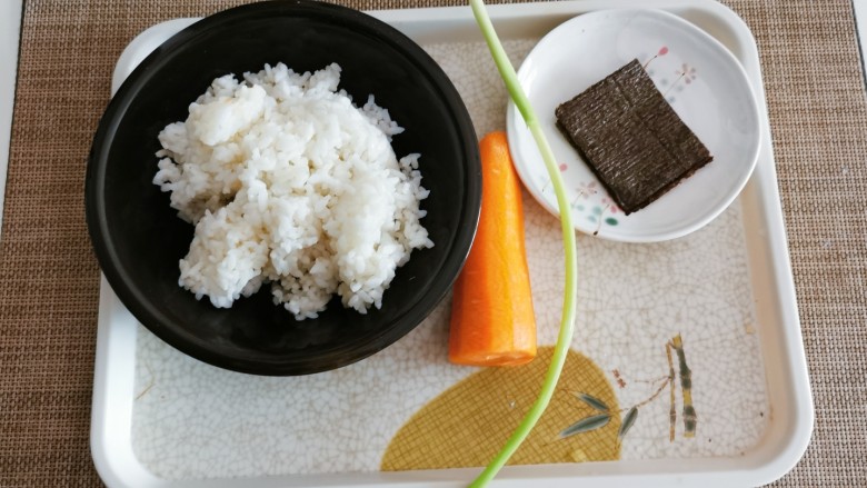 海苔拌饭,食材准备。