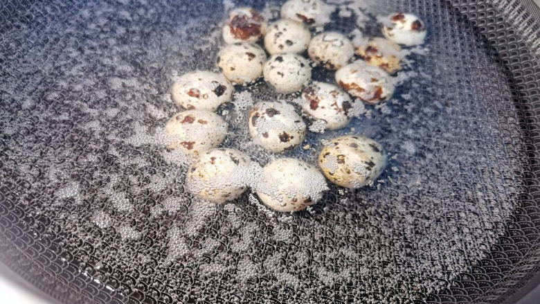凉拌炸蛋,中小火煮3分钟,关火焖10分钟