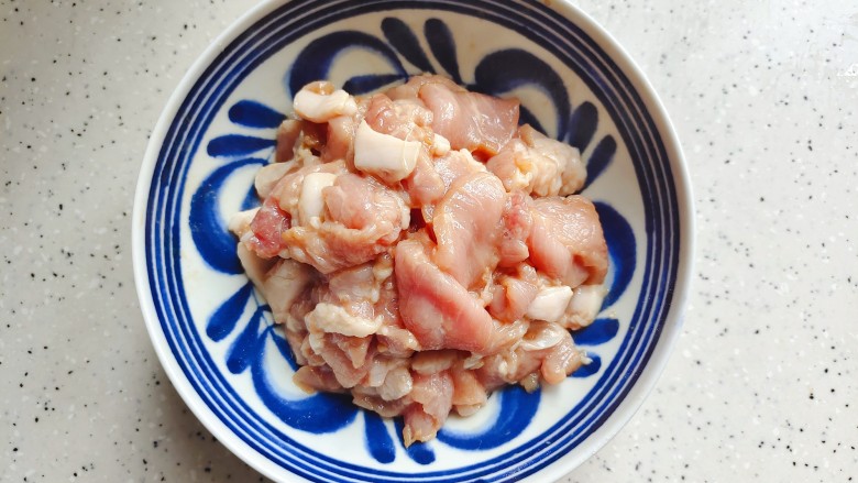 丝瓜肉片,抓均匀,腌制备用