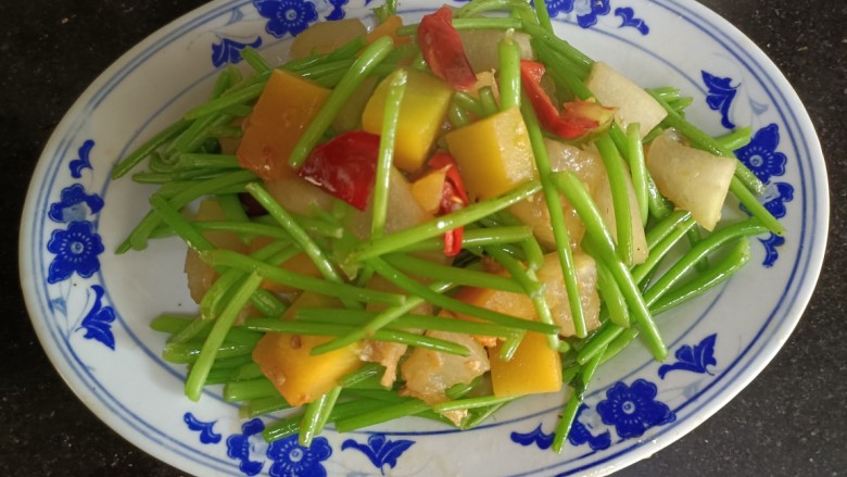 杂炒时蔬,装盘