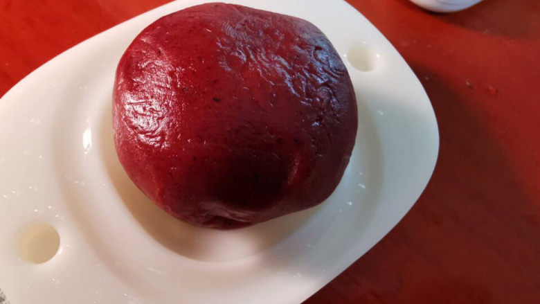 柿子月饼,桃山皮也加进来,盖上盖子