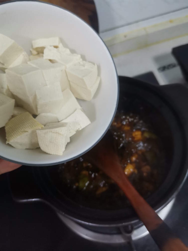 肉末豆腐羹,下入豆腐