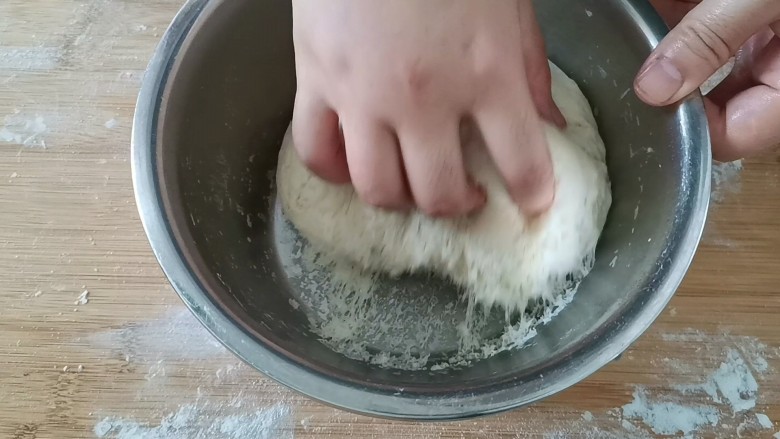 爆浆紫薯芝士饼,发酵一小时,发酵至原来的两倍大