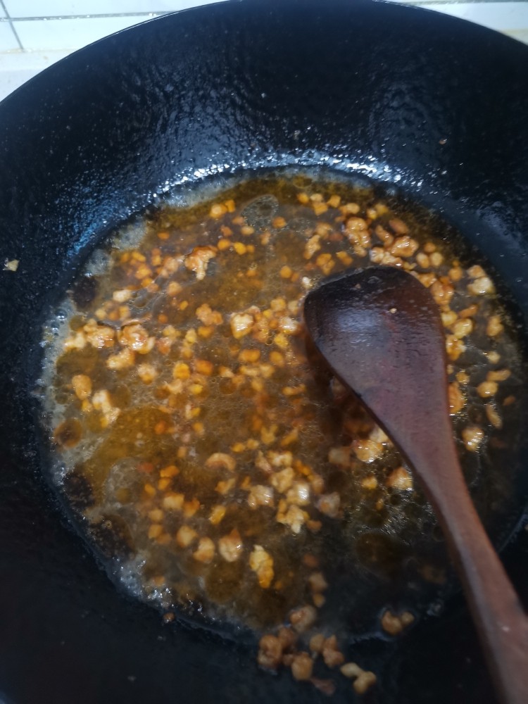 手指面,加入水