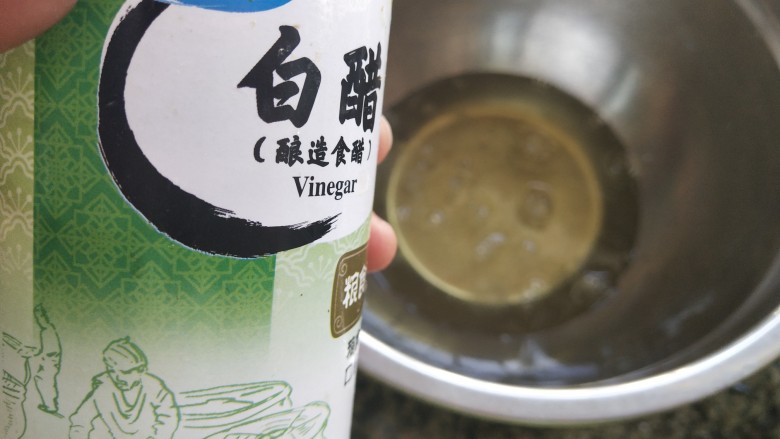 抹茶红豆蛋糕卷,蛋清里滴入几滴白醋