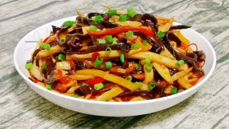 鱼香杏鲍菇,一道鱼香杏鲍菇就做好啦~