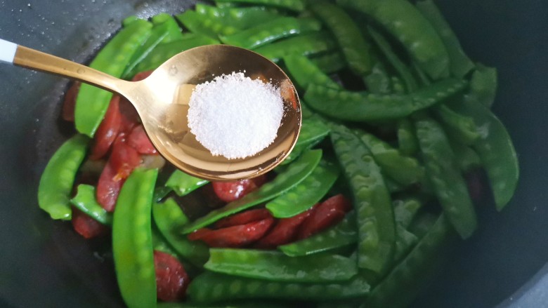 荷兰豆炒火腿,加盐,