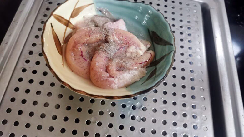 炒藕丝,上锅蒸10分钟