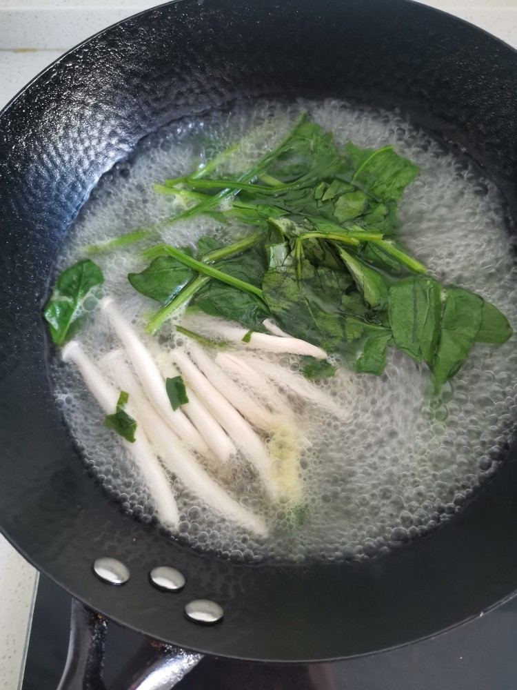 照烧鸡饭,菠菜，海鲜菇焯水