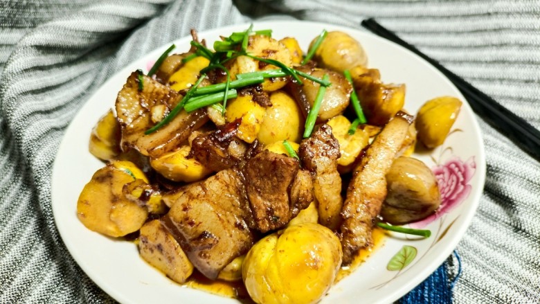 板栗烧肉,成品一