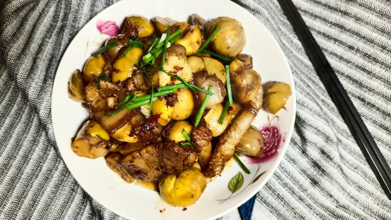 板栗烧肉,成品二