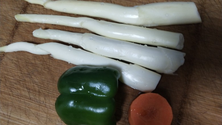 糖醋茭白,食材先准备好